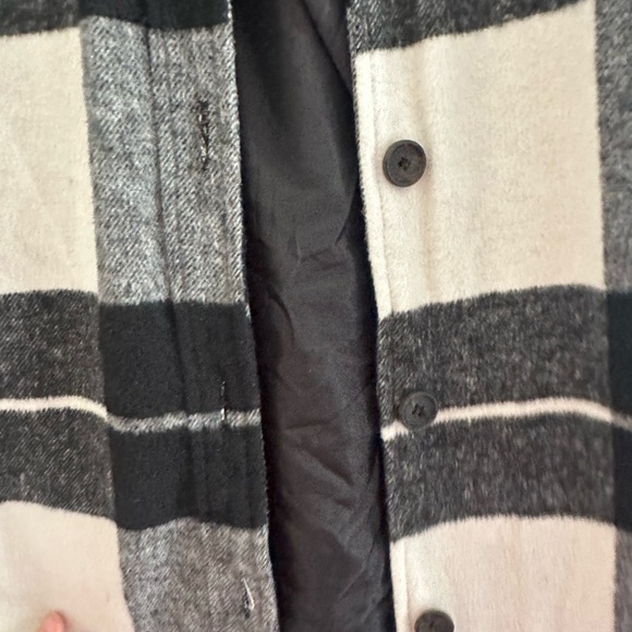 Thread & supply shacket - Picture 6 of 6